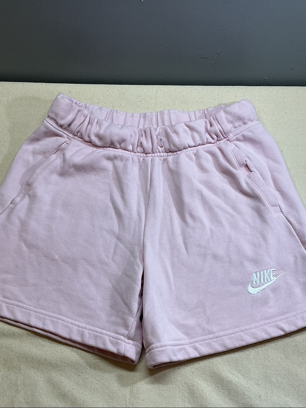 Nike Light Pink Girls' Athletic Shorts with White Logo standard fit size XL